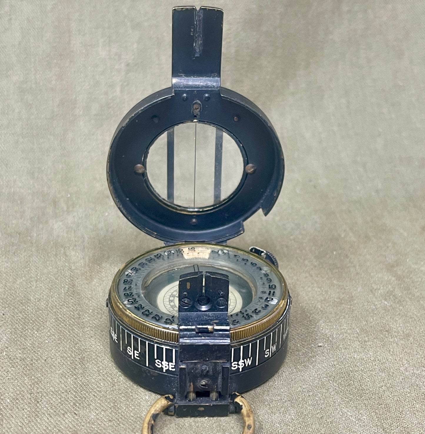 WWII British Prismatic Compass – 1944 T.G. Co Ltd, London NoB 3106638