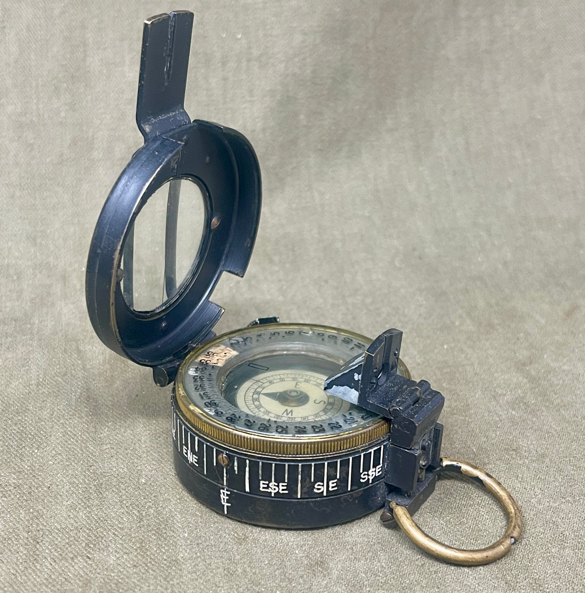 WWII British Prismatic Compass – 1944 T.G. Co Ltd, London NoB 3106638