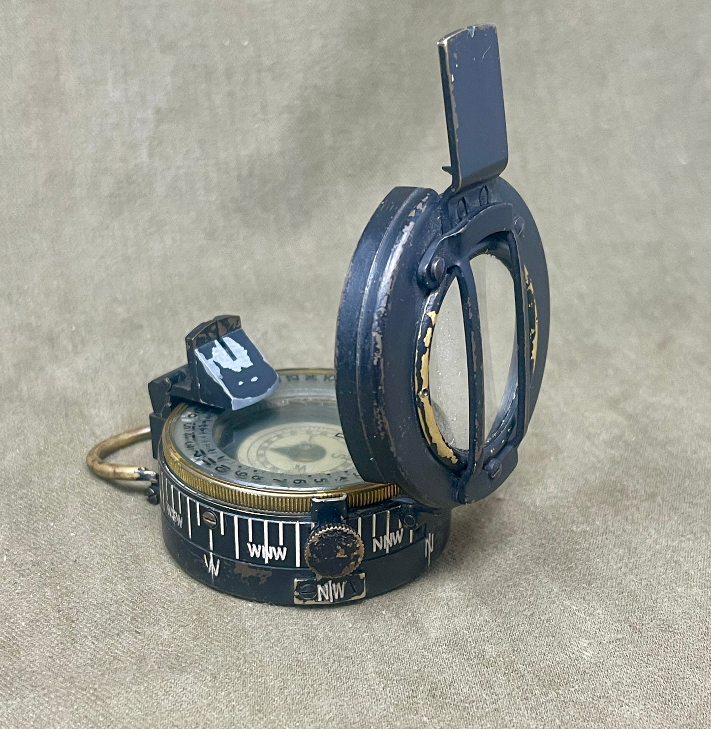 WWII British Prismatic Compass – 1944 T.G. Co Ltd, London NoB 3106638