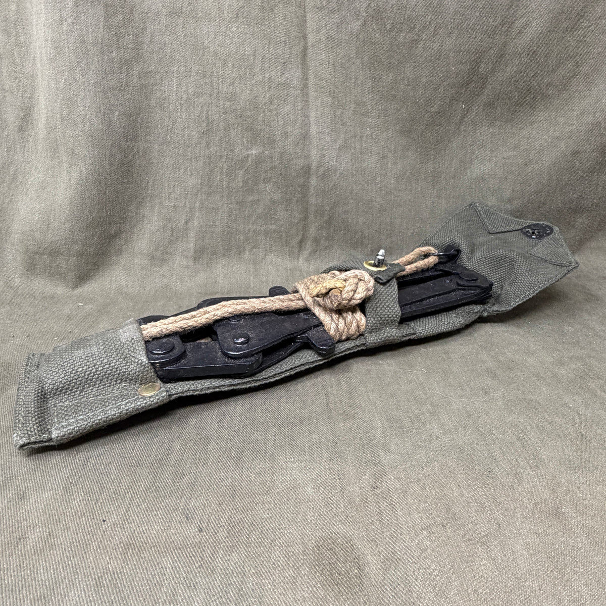 Original British Army Folding Wire Cutters – Mk I Pattern – Webbing Carrier & Lanyard