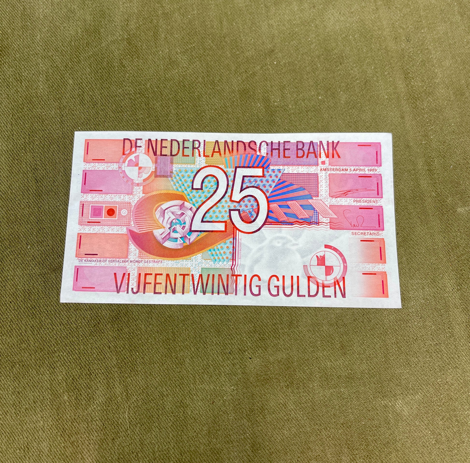 This selection of vintage Dutch Guilder banknotes from the 1960s and 1970s includes denominations of 5, 10, and 25 Gulden, each showcasing distinctive Dutch design and cultural heritage. Issued by De Nederlandsche Bank, these notes feature iconic imagery such as the statue of Erasmus (ƒ5), Baruch Spinoza (ƒ10), and Michiel de Ruyter (ƒ25), reflecting the country’s historical and intellectual legacy. Printed in bold colours and artistic styles, these notes are no longer in circulation, having been replaced b