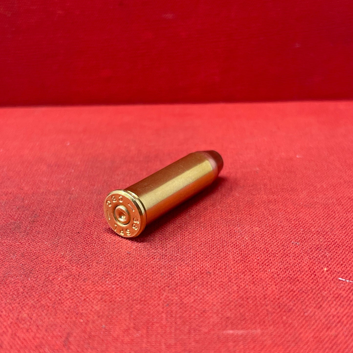 Explore the .38 Special inert brass cartridge, a non-functional replica ideal for training, display, and educational purposes. This safe-to-handle cartridge maintains the authentic look and feel of the original, reflecting the enduring legacy of the .38 Special in military, law enforcement, and civilian use