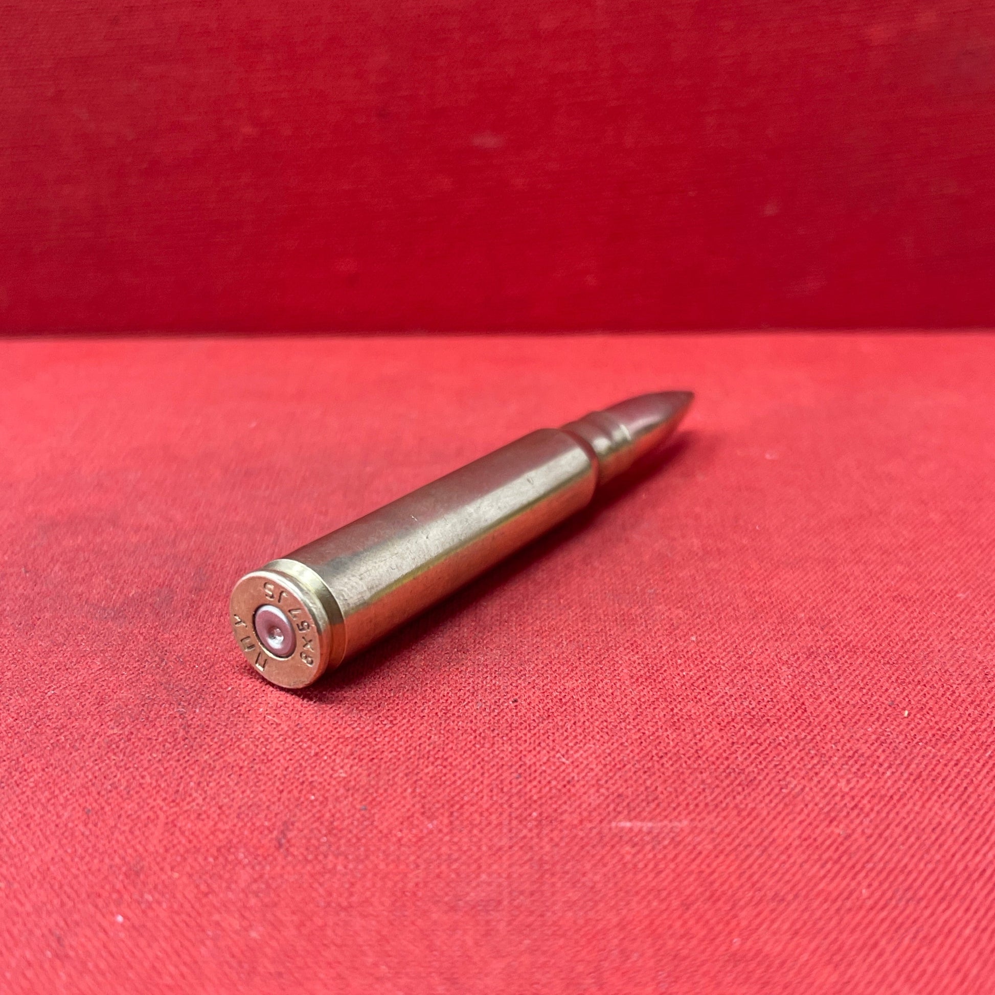 Discover Mauser 7.92x57mm inert ammunition, a non-functional replica perfect for training, display, and educational purposes. This safe-to-handle cartridge maintains the authentic look and feel of the original, reflecting its historical significance in German Mauser rifles and machine guns