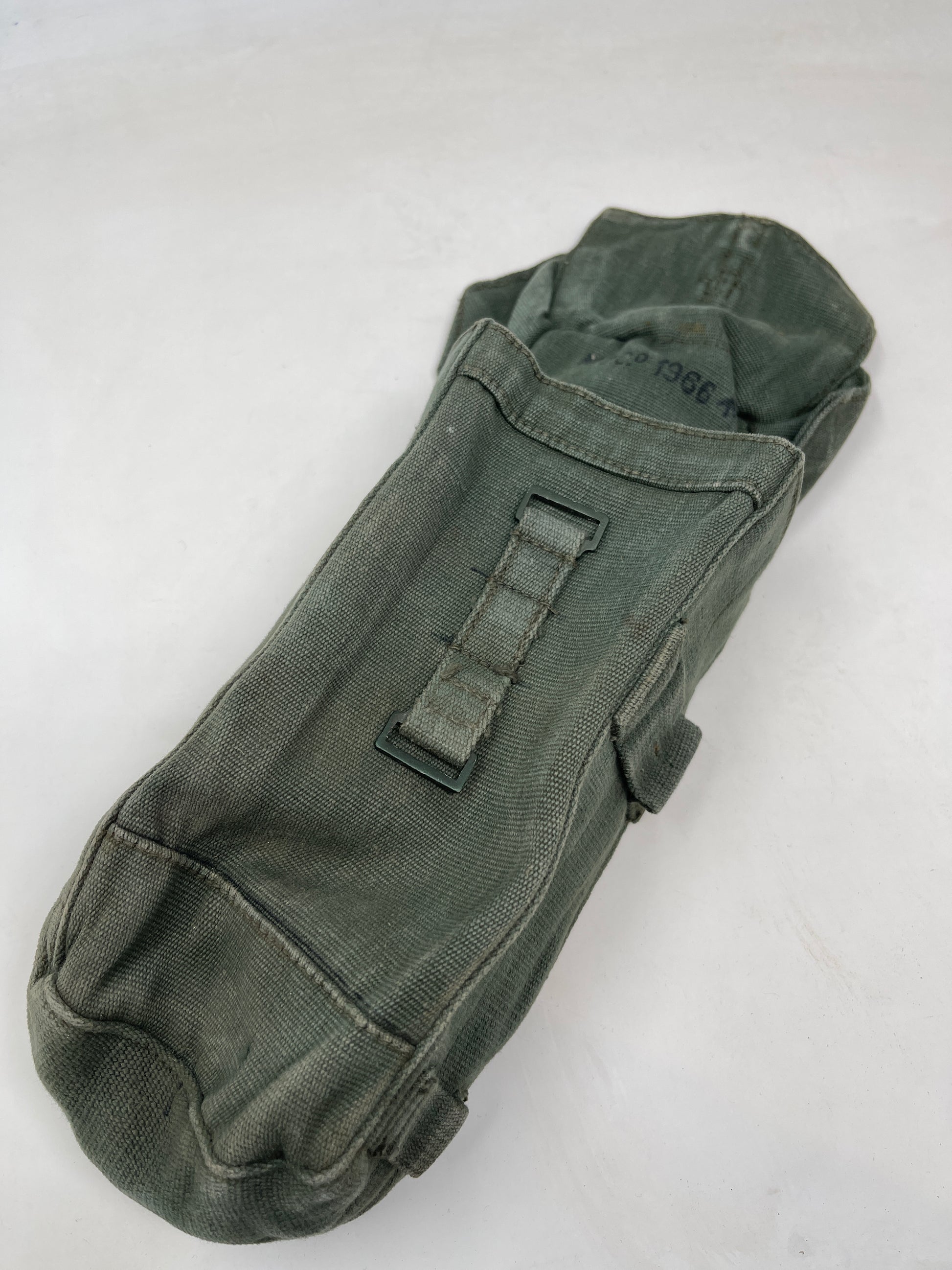 a good example of the 1944 pattern british webbing ammunition pouch