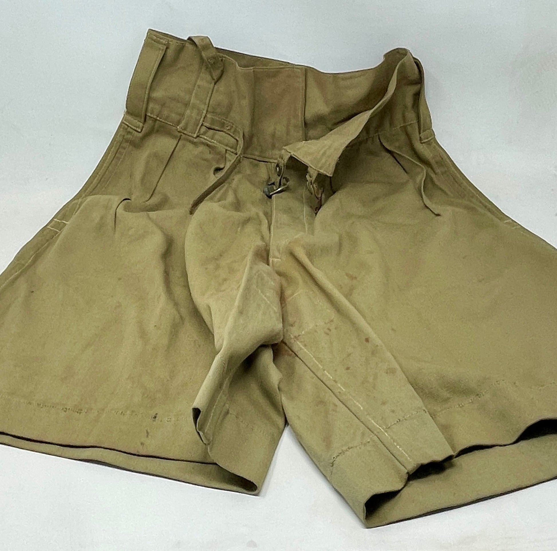 large image of ww2 british army khaki drill shorts