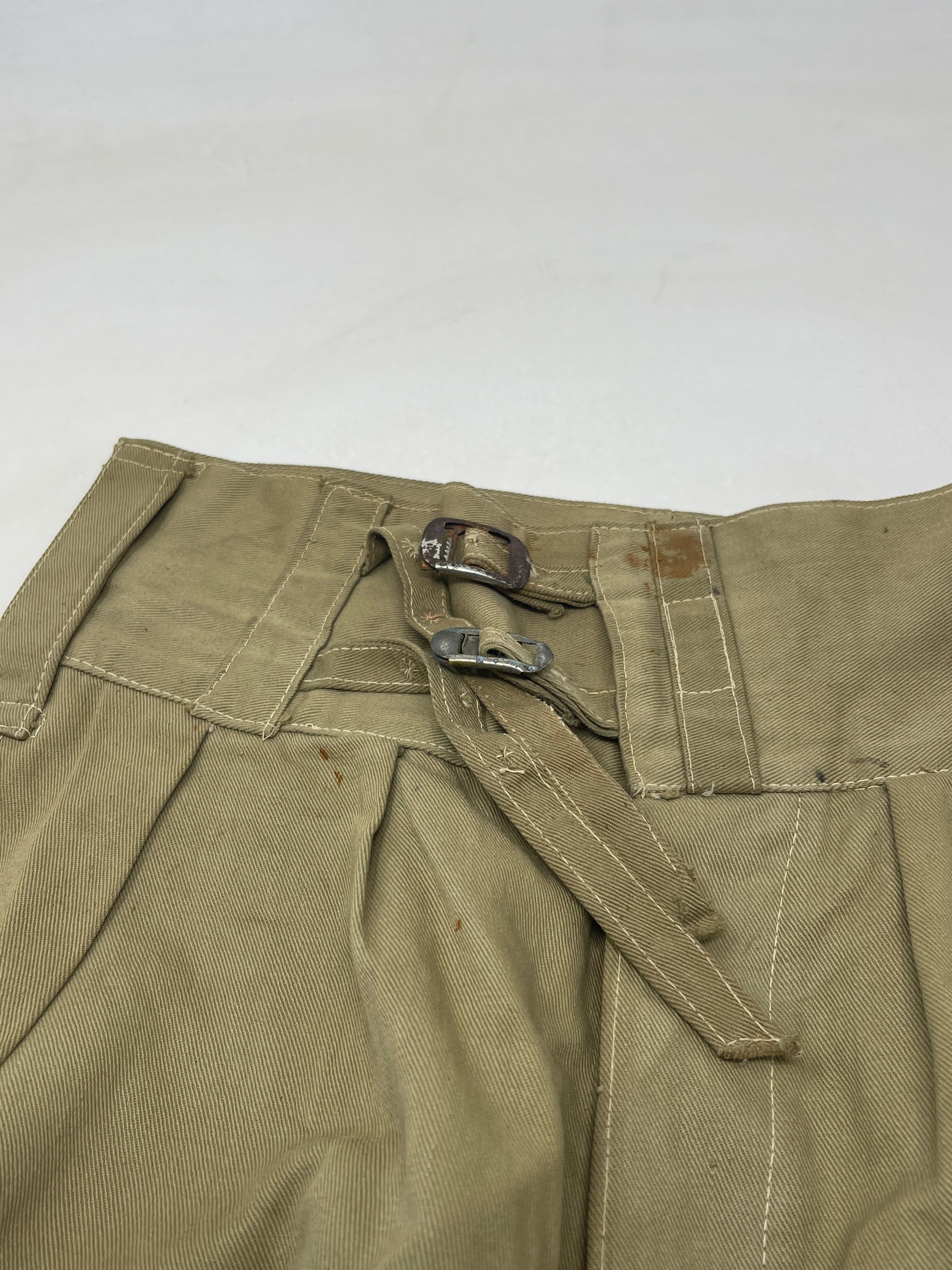 kd ww2 shorts fasteners