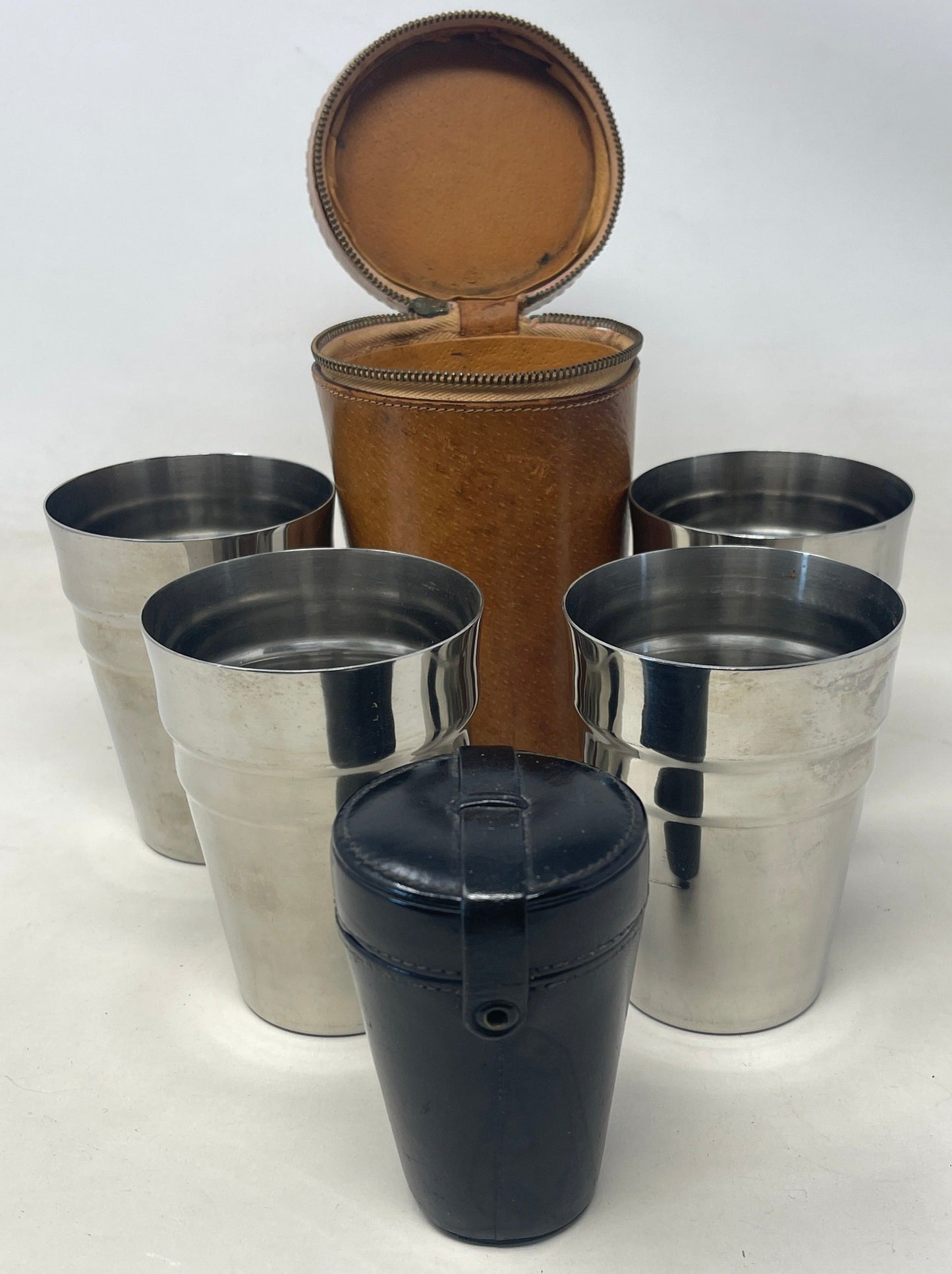 Set of 12 Vintage Stirrup Cups in Leather Case LUCAS